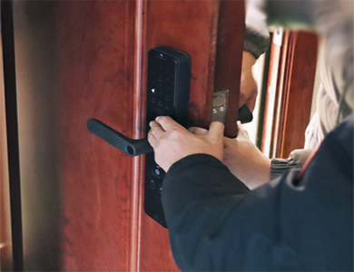 裕华24小时上门开锁公司